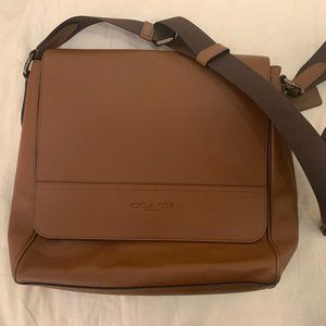 *NWT* Coach Messenger bag